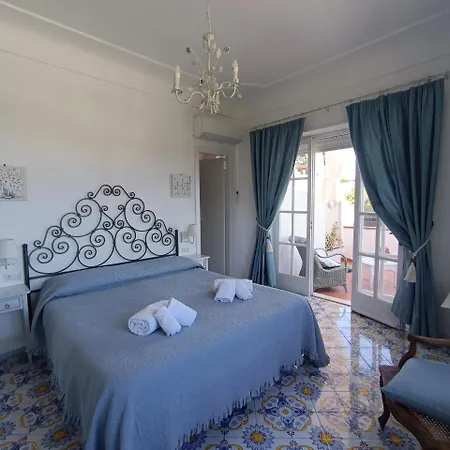 Cristina Bed & Breakfast 2*
