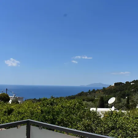 Cristina Bed and Breakfast 4*