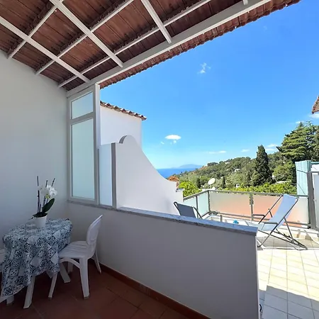 Cristina Bed and Breakfast 4*